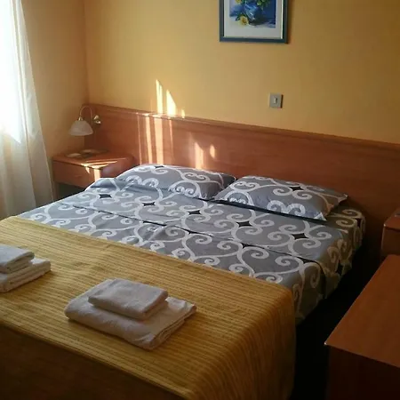 Konukevi Aleksei 3*