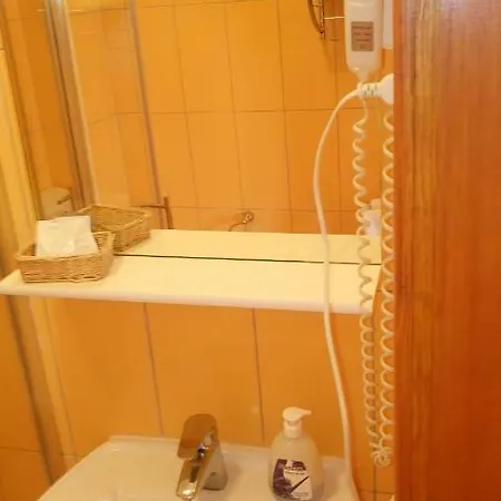 Aleksei Konukevi 3*